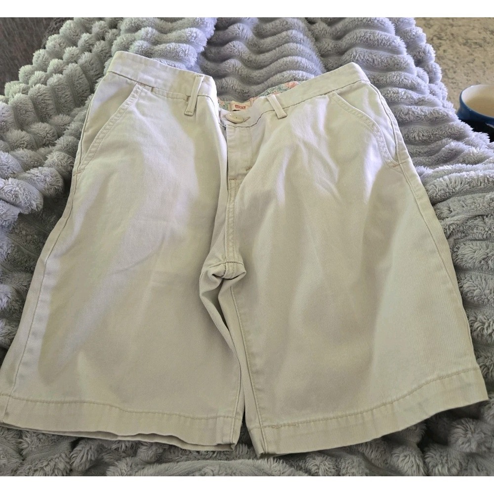 Levi's Women's Khaki Shorts Size 6.  Super Cute.  EUC!!